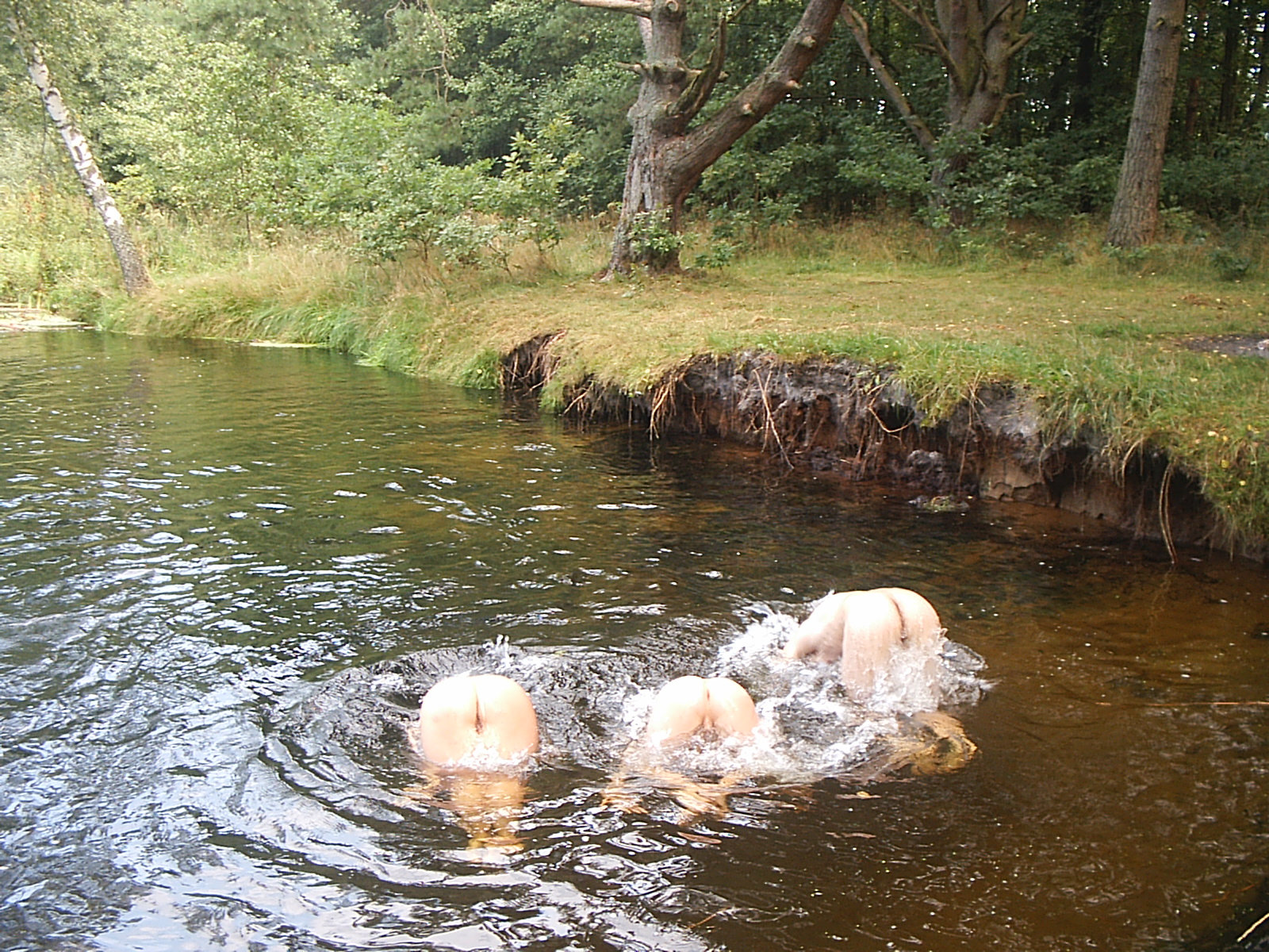 You are currently viewing Confessions d’Anonyme : Le Frisson Interdit du Voisin du Palier