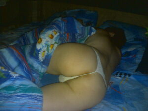 Read more about the article Confessions d’Anonyme : ma baise risquée avec mon voisin ministre sur le palier