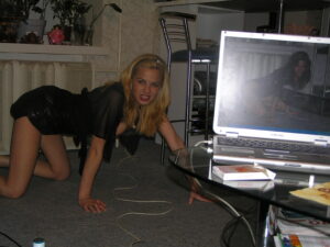 Read more about the article Confessions d’Anonyme : Ma Baise Sauvage avec le Voisin du Palier