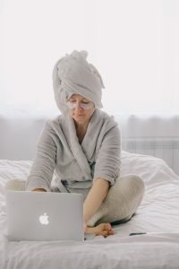 Read more about the article Confession Anonyme : Ma Baise Risquée avec le Voisin du Palier